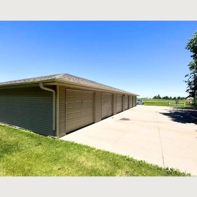 Main picture of 325 W 18th St