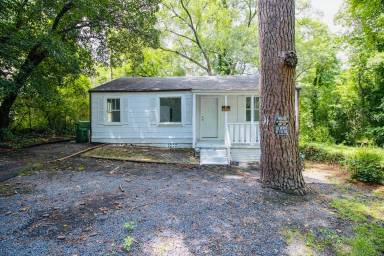 Main picture of 3805 Brewer St