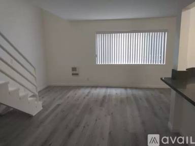 Main picture of 408 S Venice Blvd