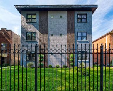 Main picture of 5708-10 N Hermitage Ave