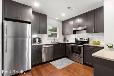Main picture of 304 E Glenn Ave