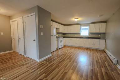 Main picture of 19 Hiawatha Rd