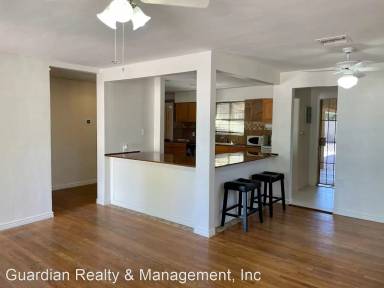 Main picture of 2443 E Earll Dr