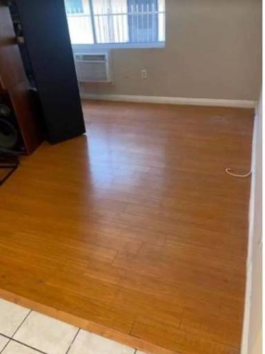 Main picture of 1618 Schrader Blvd