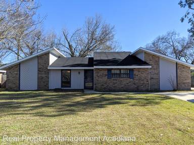 Main picture of 302 N Michot Rd