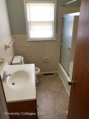 Main picture of 1 Dove Cir