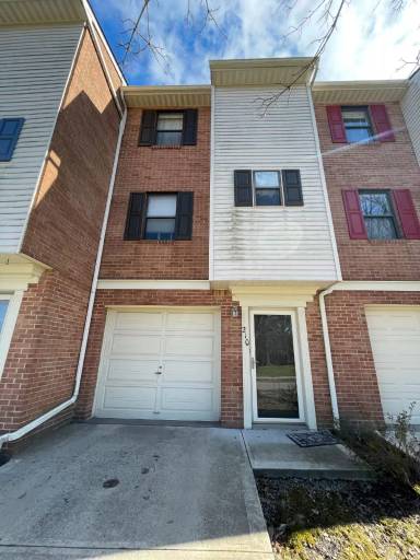 Main picture of 210 Woodhaven Dr