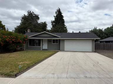 Main picture of 255 Heffley St S