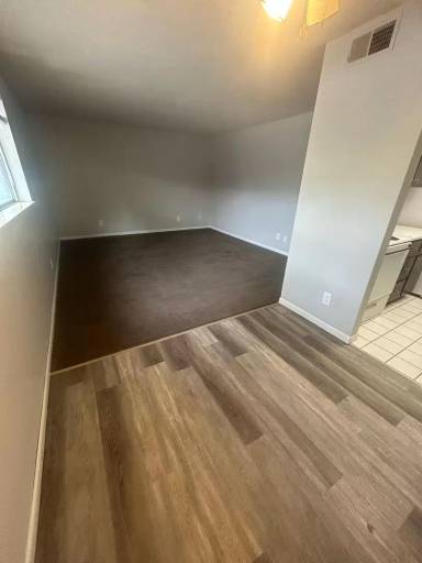 Main picture of 320 Riley Dr