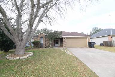 Main picture of 1816 Cedar Ln