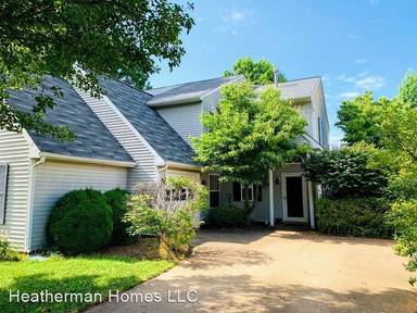 Main picture of 14 Regency Dr