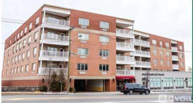 Main picture of 411 E Brinkerhoff Ave