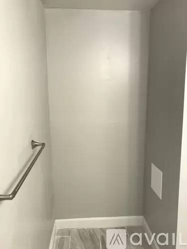 Main picture of 37 1/2 Cottage St
