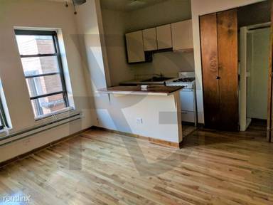 Main picture of 815-23 W Cornelia Ave