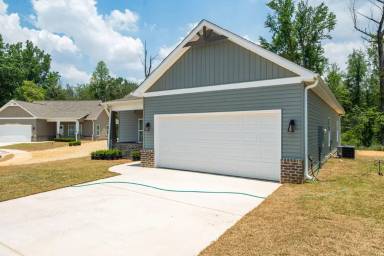 Main picture of 4326 Tari St
