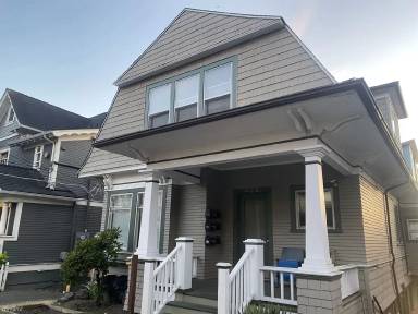 Main picture of 423 12th Ave E