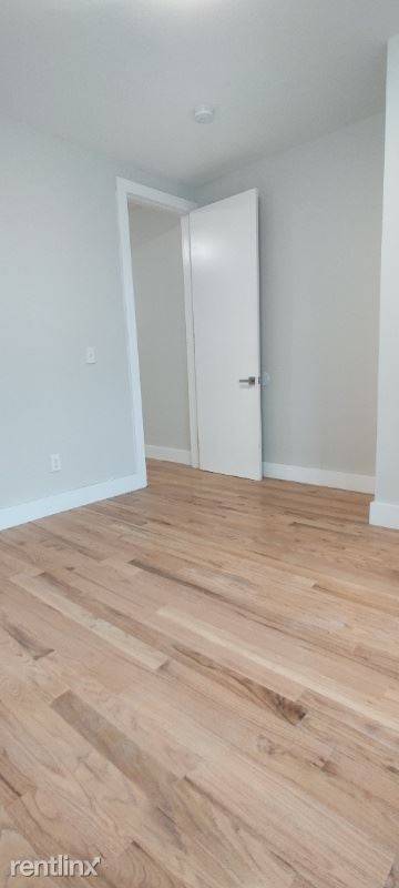 Main picture of 440 60th St