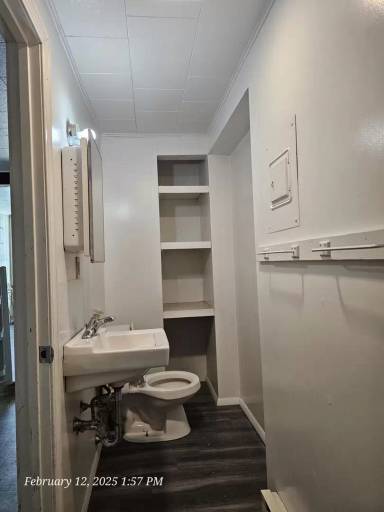 Main picture of 21 Railroad St