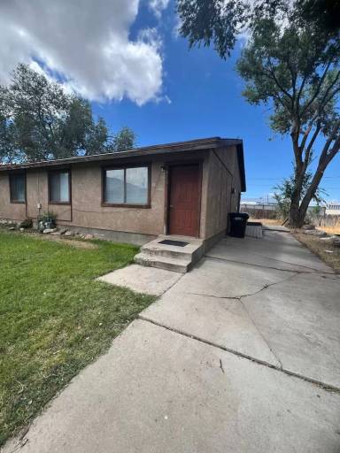 Main picture of 369 N Wood Cir