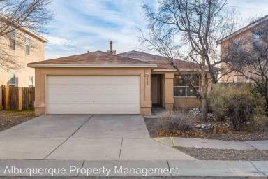 Main picture of 924 Cockatiel Dr SW