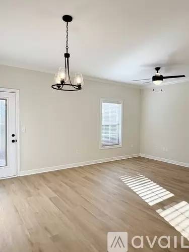 Main picture of 721 Plano Rd