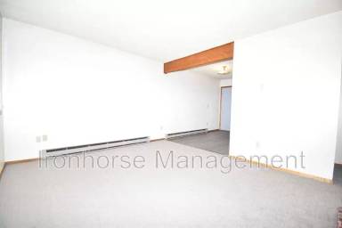 Main picture of 8 Hoffman Dr