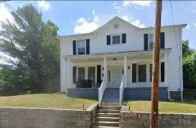 Main picture of 136 Bedford St