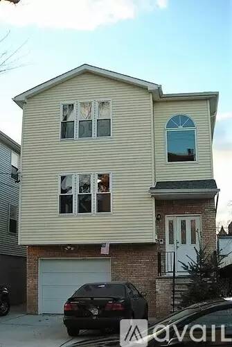 Main picture of 335 New York Ave