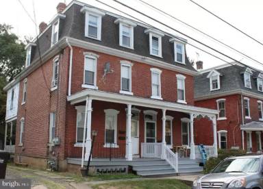 Main picture of 411 School St
