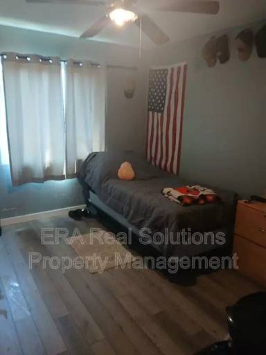 Main picture of 186 S Powell Ave