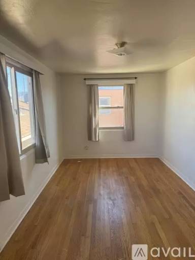 Main picture of 4404 Lomas Blvd NE