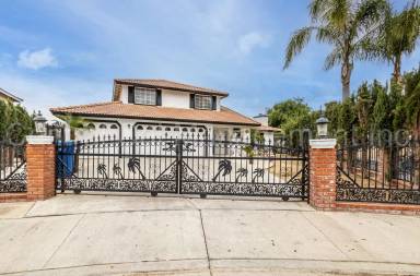 Main picture of 204 Flores Way