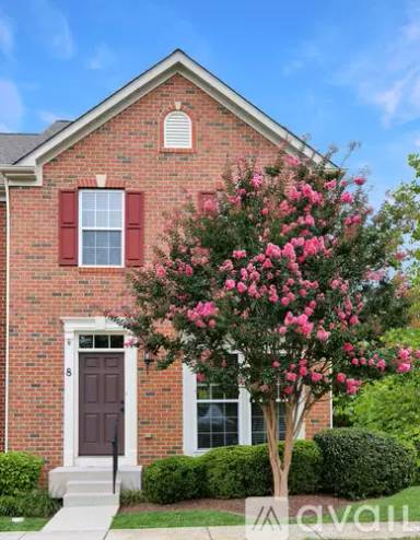 Main picture of 8 Smoke House Cir