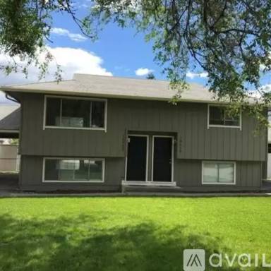 Main picture of 10506 E Augusta Ave