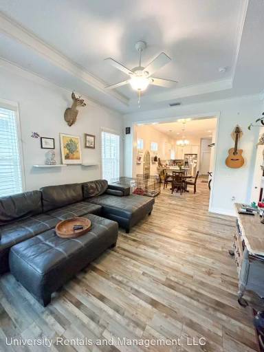 Main picture of 409 NW 2nd St