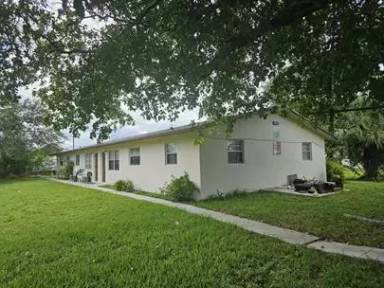 Main picture of 1910 NW 8th St