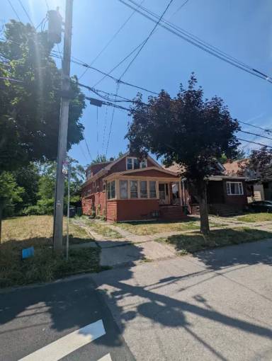 Main picture of 161 Rounds Ave