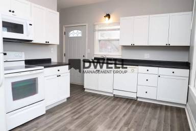 Main picture of 609 11th Ave NE