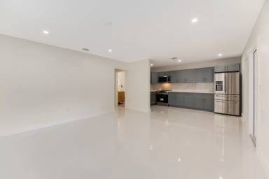 Main picture of 2148 NW 48th St
