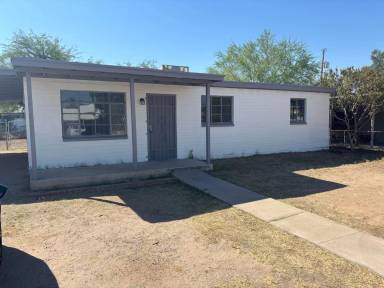 Main picture of 4638 E Malvern St