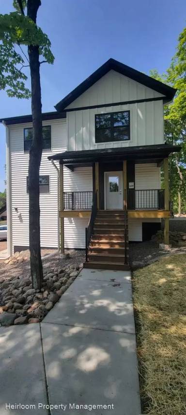 Main picture of 1229 Missouri Ave