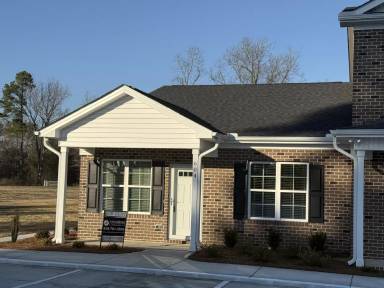 Main picture of 604 W Hill St
