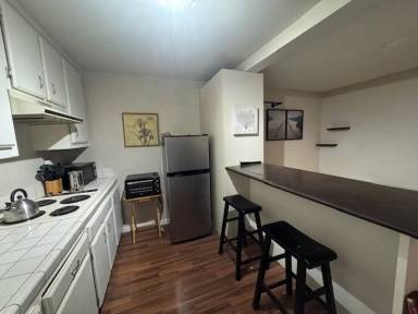 Main picture of 4452 Mentone St