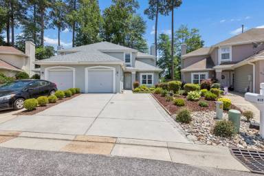 Main picture of 812 E Willow Point Pl