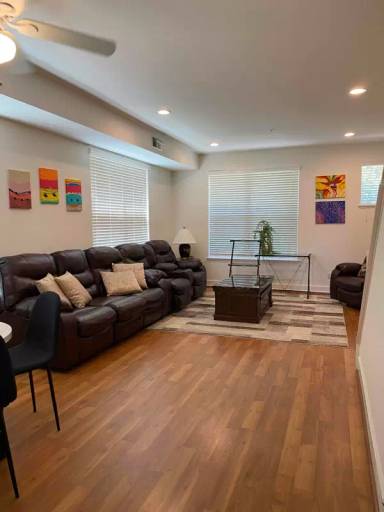 Main picture of 222 City Center Dr