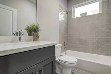 Main picture of 2819 Palm St