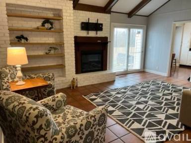 Main picture of 100 Arlington Pl