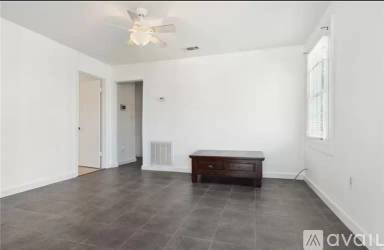 Main picture of 6006 Vermillion Blvd