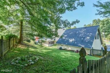 Main picture of 2 Staunton Cir