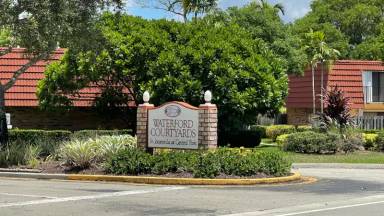 Main picture of 709 NW 98th Cir